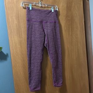 Patterned Lululemon Leggings - Purple. Size 6.